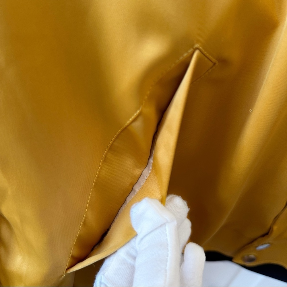 NEW WEIV Snap Button Satin Varsity Bomber Jacket Gold Black Size L - Picture 8 of 14